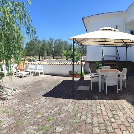 Dom wakacyjny Cristalda Relax E Natura Bilocale